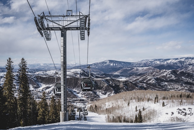 vacances-d-hiver-2024-les-meilleures-destinations-si-vous-aimez-le-ski